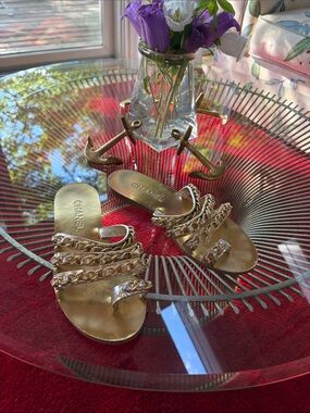 CHANEL Gold Chain Leather Slide Sandals Toe